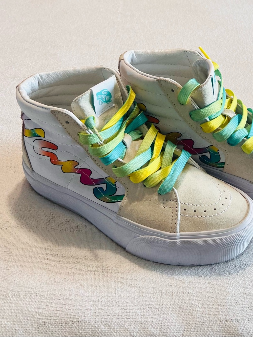 Vans Sk8-Hi cream men’s 6.5/women’s 8